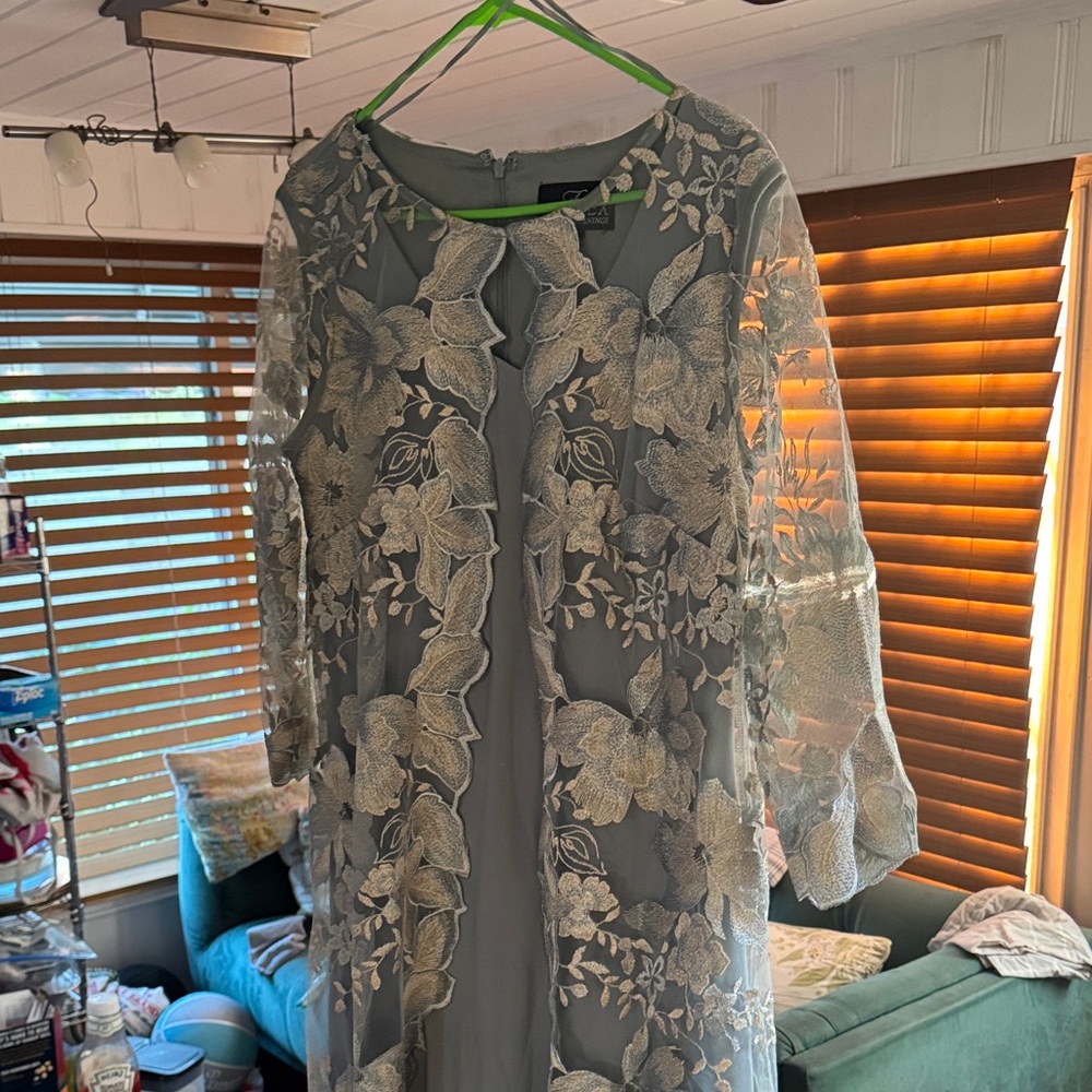 Alex Evenings Floral Lace Long Sleeve Dress in Gray